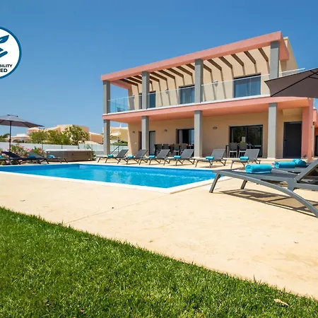 New W Private Heatable Pool Villa Armacao de Pera