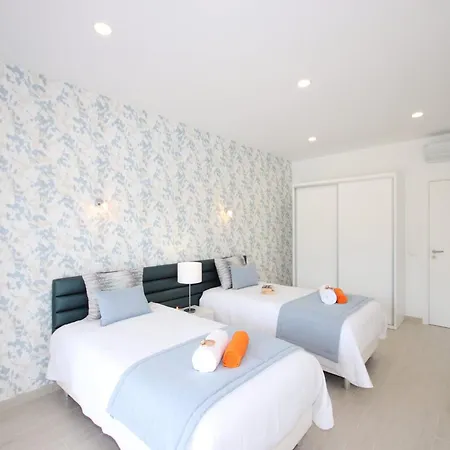 Villa In Armacao De Pera With Garden *