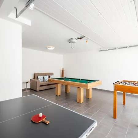 Villa In Armacao De Pera With Garden Armacao de Pera