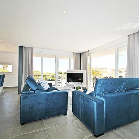 Villa In Armacao De Pera With Garden וילה *