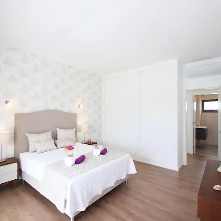 Villa In Armacao De Pera With Garden *
