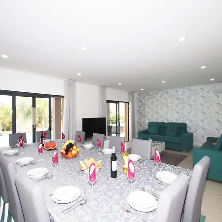 וילה Villa In Armacao De Pera With Garden