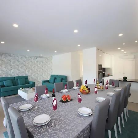 Villa In Armacao De Pera With Garden