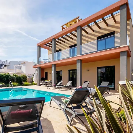 Villa Villa In Armacao De Pera With Garden Armacao de Pera