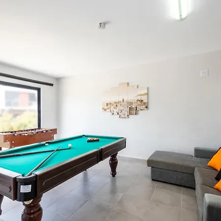 Villa In Armacao De Pera With Garden Villa