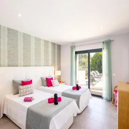 Villa In Armacao De Pera With Garden *
