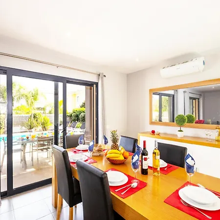 Villa In Armacao De Pera With Garden